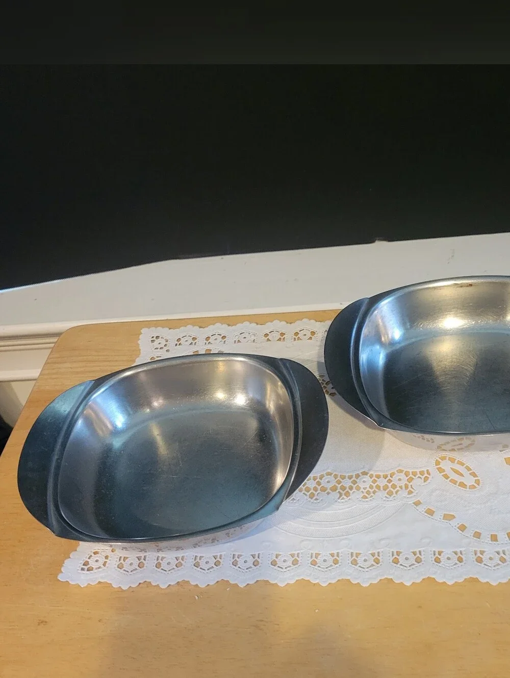 Cultura 18-8 Stainless Steel Rectangle Cafeteria Trays (Set of 2) - 8.5